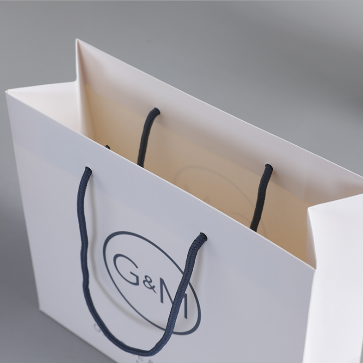 Aanpassen logo gepersonaliseerde zwarte retail shopping Tote papieren zak voor geschenken